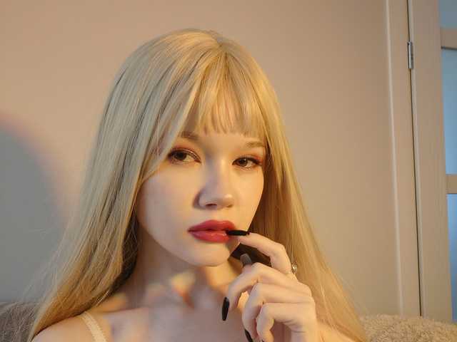 Photo of the profile elainaFlare
