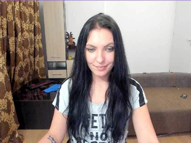 Broadcast screenshots ElaineElectra