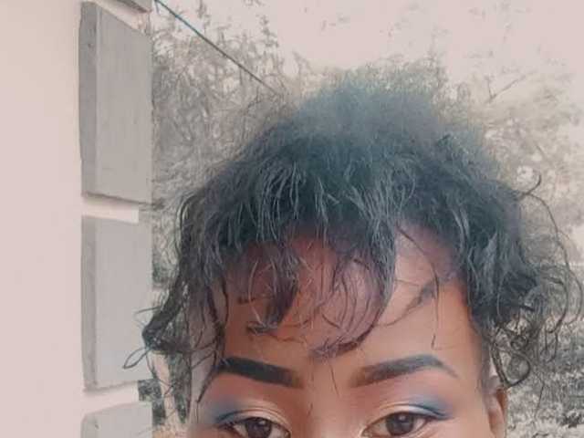Photo of the profile ElaraMuse