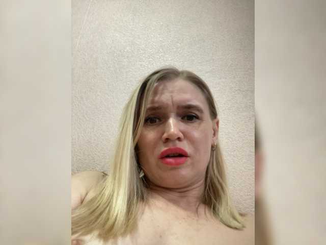 Broadcast screenshots Milka_Milf
