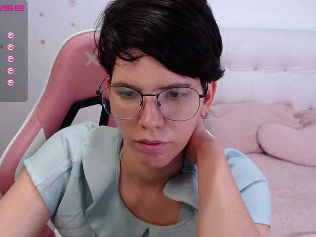 Broadcast screenshots ElizaGonzales