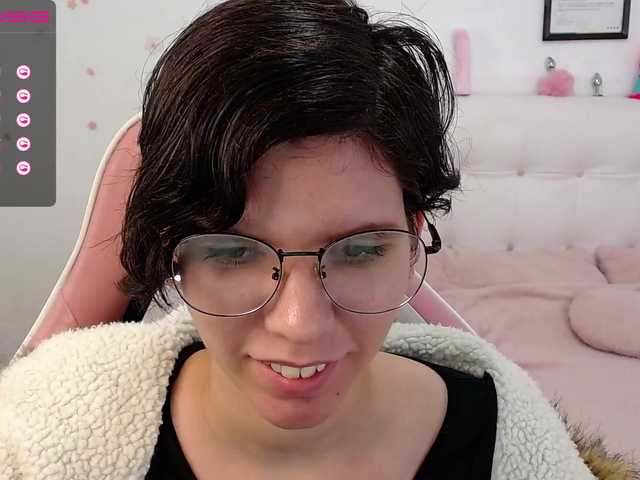 Broadcast screenshots ElizaGonzales