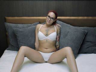 Erotic video chat ElinaRubels