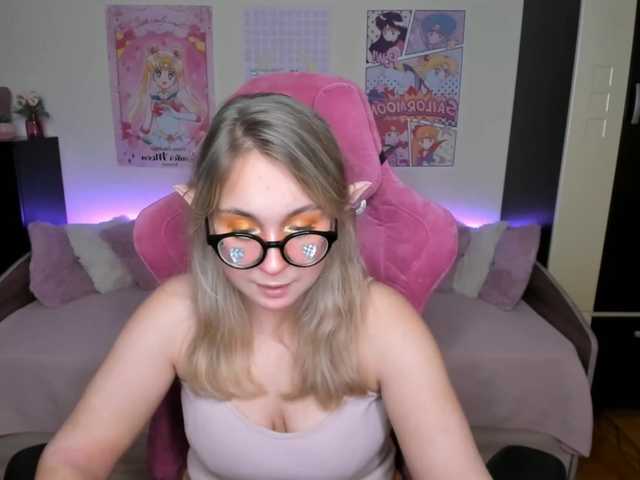 Broadcast screenshots ElissaBetty