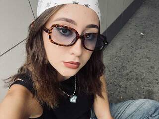 Erotic video chat ElizaDarleen