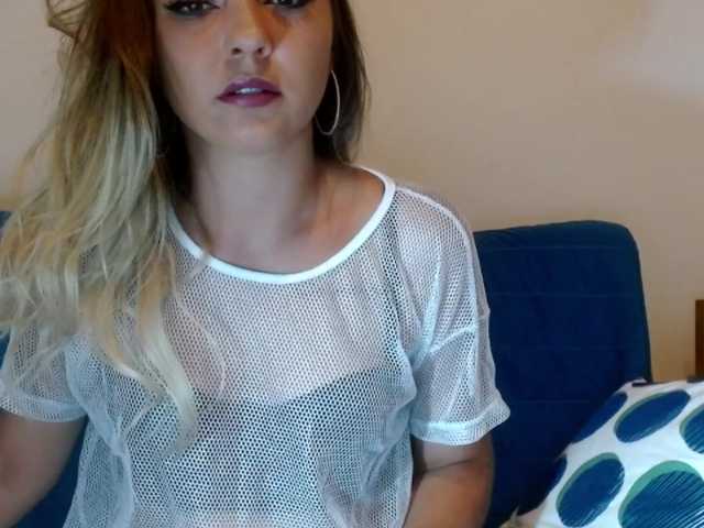 Broadcast screenshots EllaDesiree