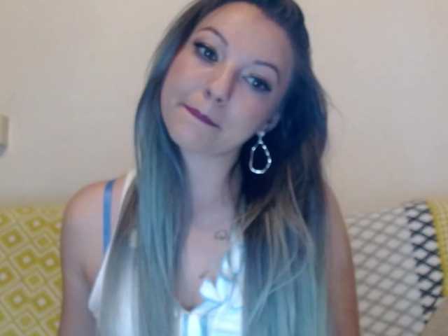 Broadcast screenshots EllaDesiree