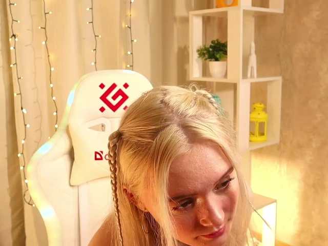 Broadcast screenshots Ellefanning