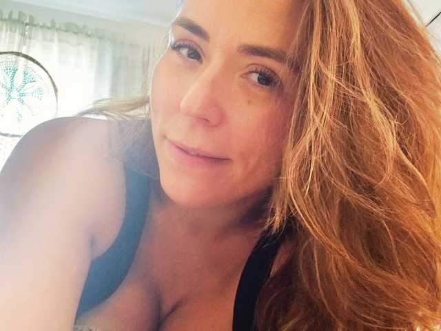 Photo of the profile Ellie-L-Elizabeth