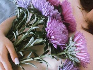 Erotic video chat Ellie99