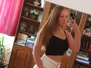 Erotic video chat ElsaJean18