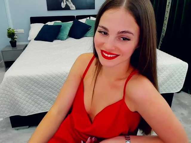 Broadcast screenshots ElsaJeann