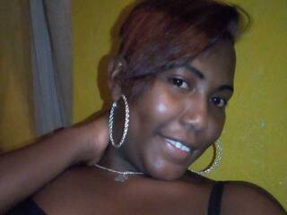 Erotic video chat Emellie