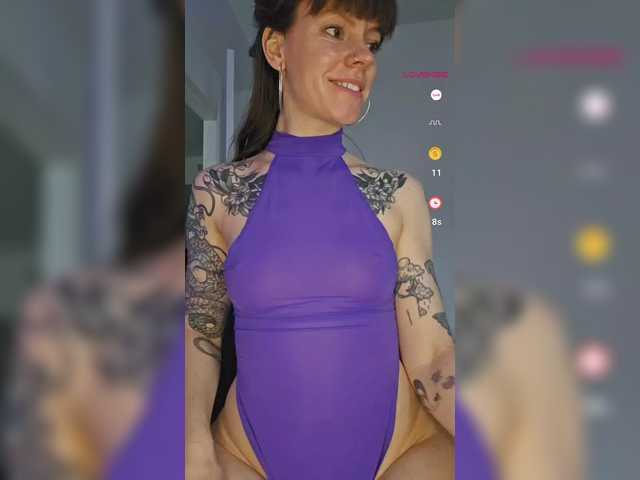 Broadcast screenshots EmilieEdelana