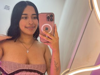 Erotic video chat Emily-tay1