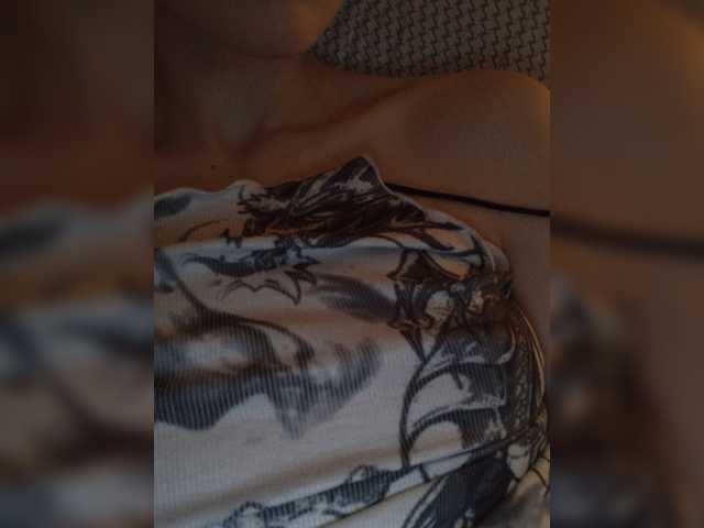 Broadcast screenshots Mimi_Red