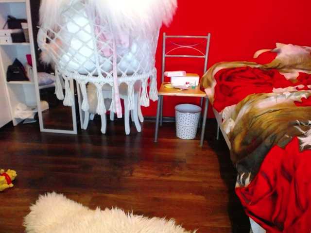 Broadcast screenshots EmilyQueen