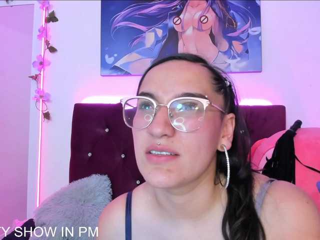 Broadcast screenshots Emma-Allison