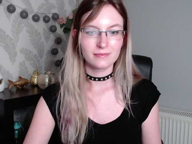 Photos EmmaHeart #chat #flirt #instructions #joi #cockrate #dirtytalk #domination #non-nude #roleplay #mistress #feet #armpits