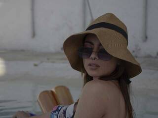 Erotic video chat EmmaLow