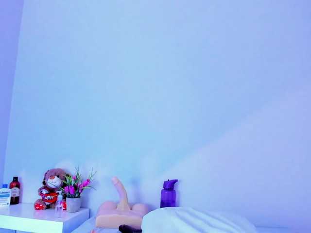 Broadcast screenshots EmmaRogerss