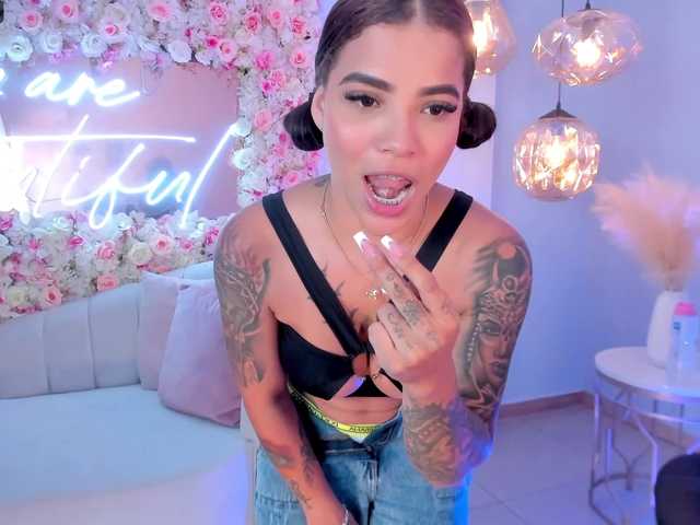 Broadcast screenshots EmmaRussellx