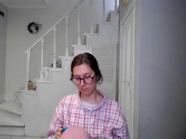 Broadcast screenshots Emmi-li