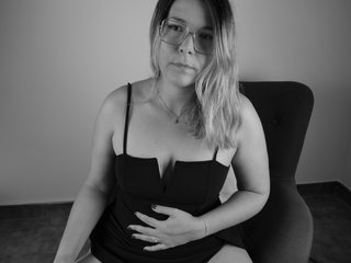 Erotic video chat Emy-Lana