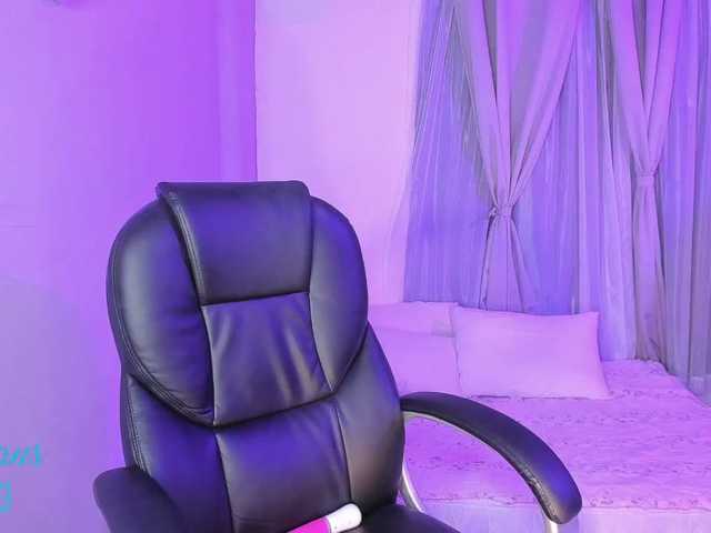 Broadcast screenshots Emy-stone