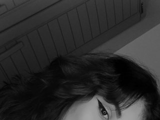 Erotic video chat Emyli-rousse-