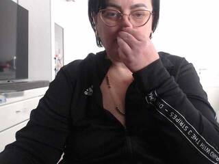 Erotic video chat Emyllywhite