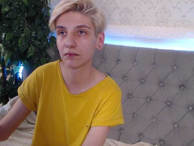 Broadcast screenshots ErikaLis