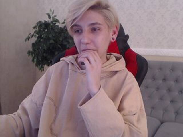 Broadcast screenshots ErikaLis