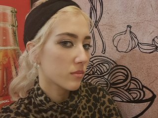 Erotic video chat eroticblondiee