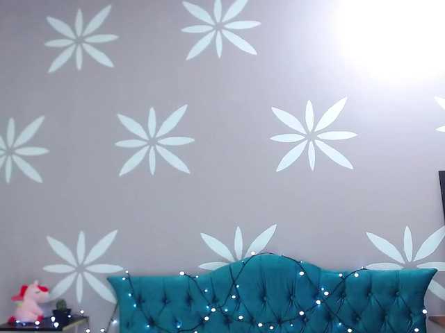 Photos EvelynBrown hi guys, play and enjoy with me!