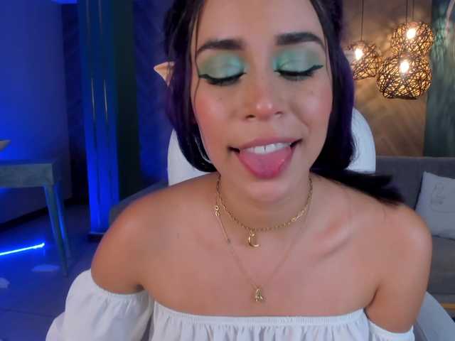 Broadcast screenshots EvelynHarris
