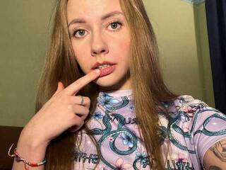 Erotic video chat ExtraCheeseLovesVikki