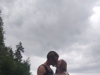 Erotic video chat F0XandM00N