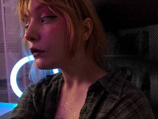 Erotic video chat flora-son