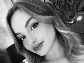 Erotic video chat FloraGreys