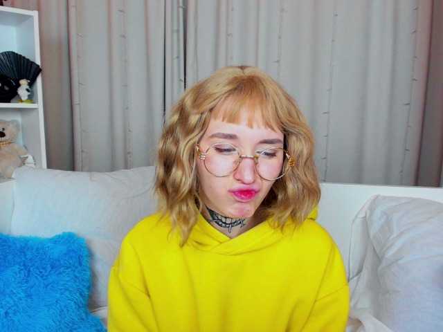 Broadcast screenshots FloraMayer