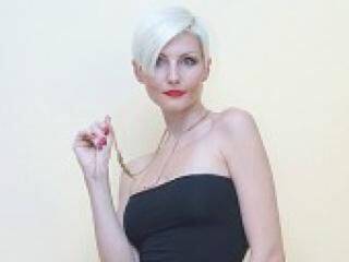 Erotic video chat foxi1010