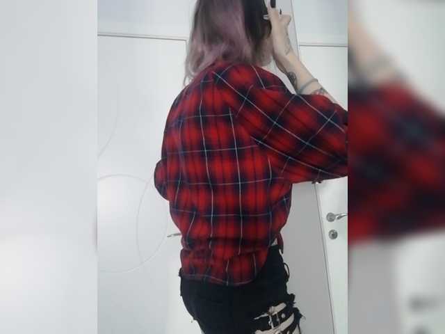 Broadcast screenshots FoxliFletcher