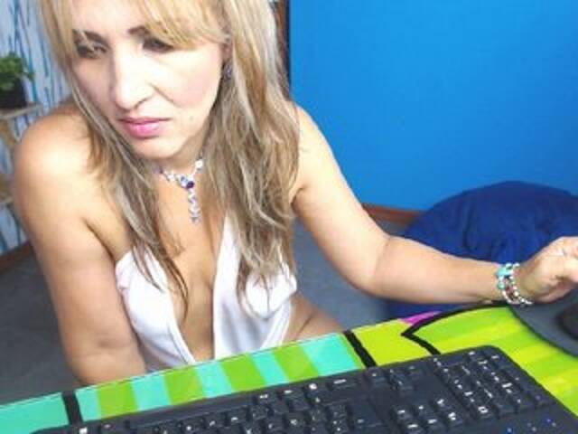 Broadcast screenshots francy-love