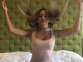 Erotic video chat frankajoy