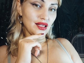 Erotic video chat Freya-Milf