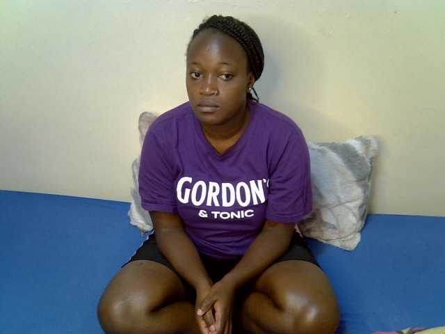 Welcome to my chat room! Feel free to say hi 😊