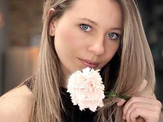 Erotic video chat AriaSpark