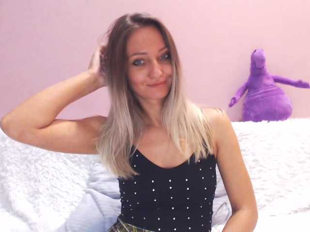 Photos Gamora- Hello everyone, I only go to full private. I don't undress in the free chat ..