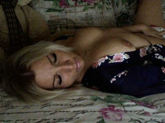 Broadcast screenshots AWgirl